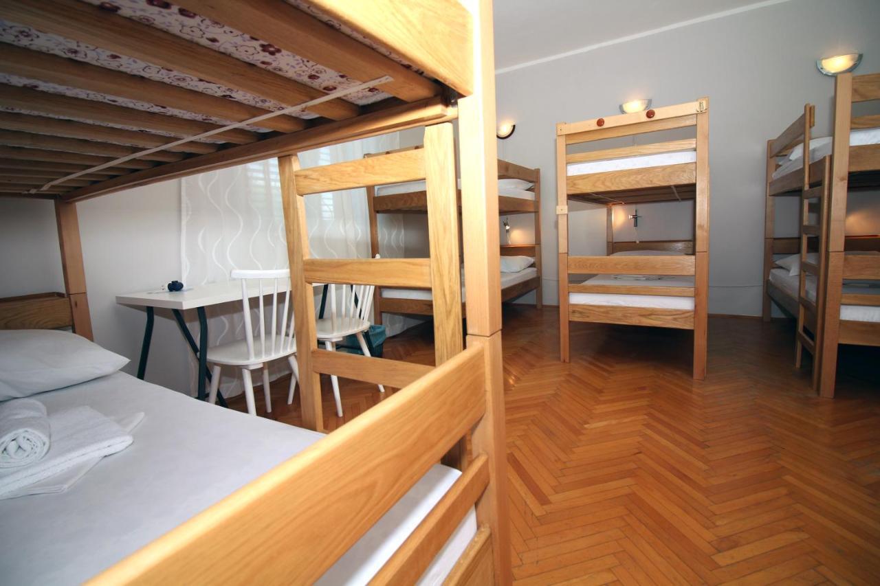 Hostel Marko Tisno Eksteriør billede